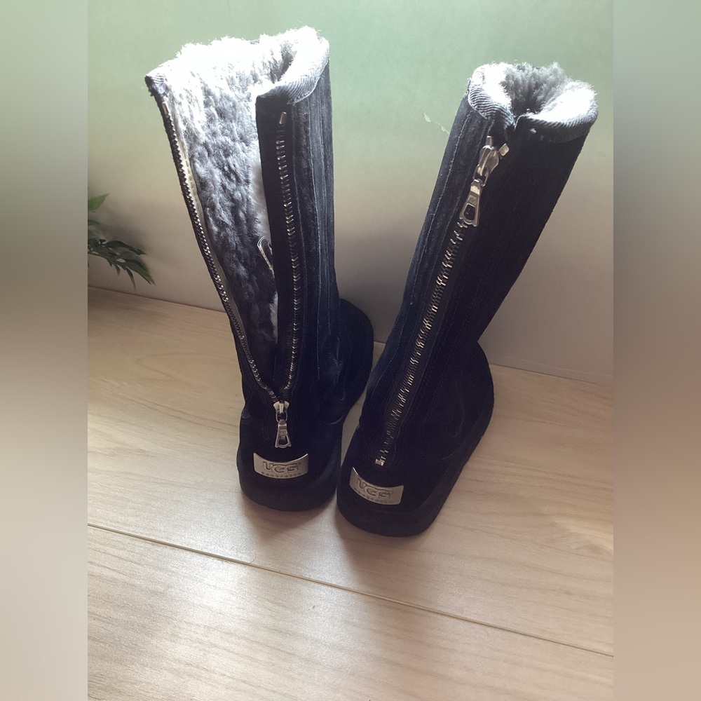 UGG Women's Black Boots with Zipper - Picture 2 of 5